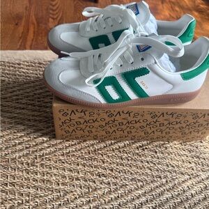 Brand new Back70 Cloud Sneakers White and Green